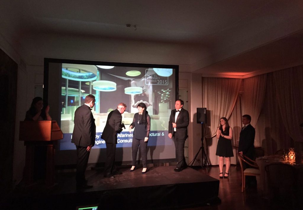 جایزه بهترین هتل و مرکز اقامتی سال(۲۰۱۵)